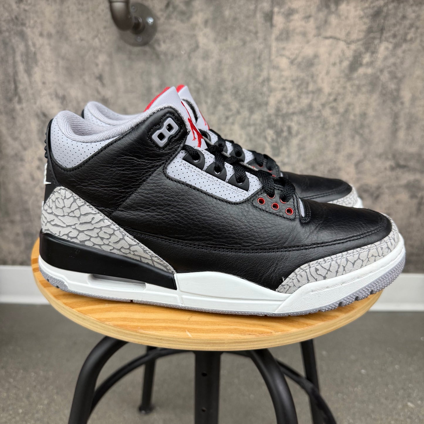 PRE-OWNED Jordan 3 Black Cement Reimagined SZ 8.5