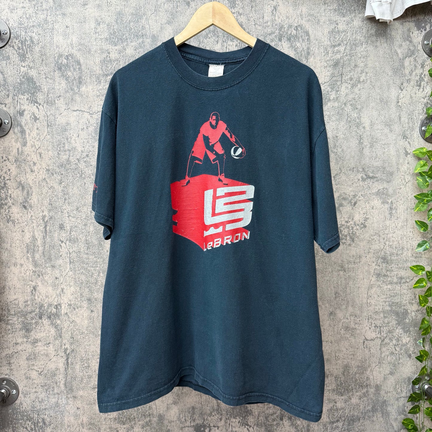 2004 Lebron James Zoom Generation Footaction Promo Tee SZ XL