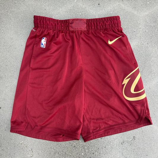 Cavs Shorts Red Basketball SZ L (NEW)