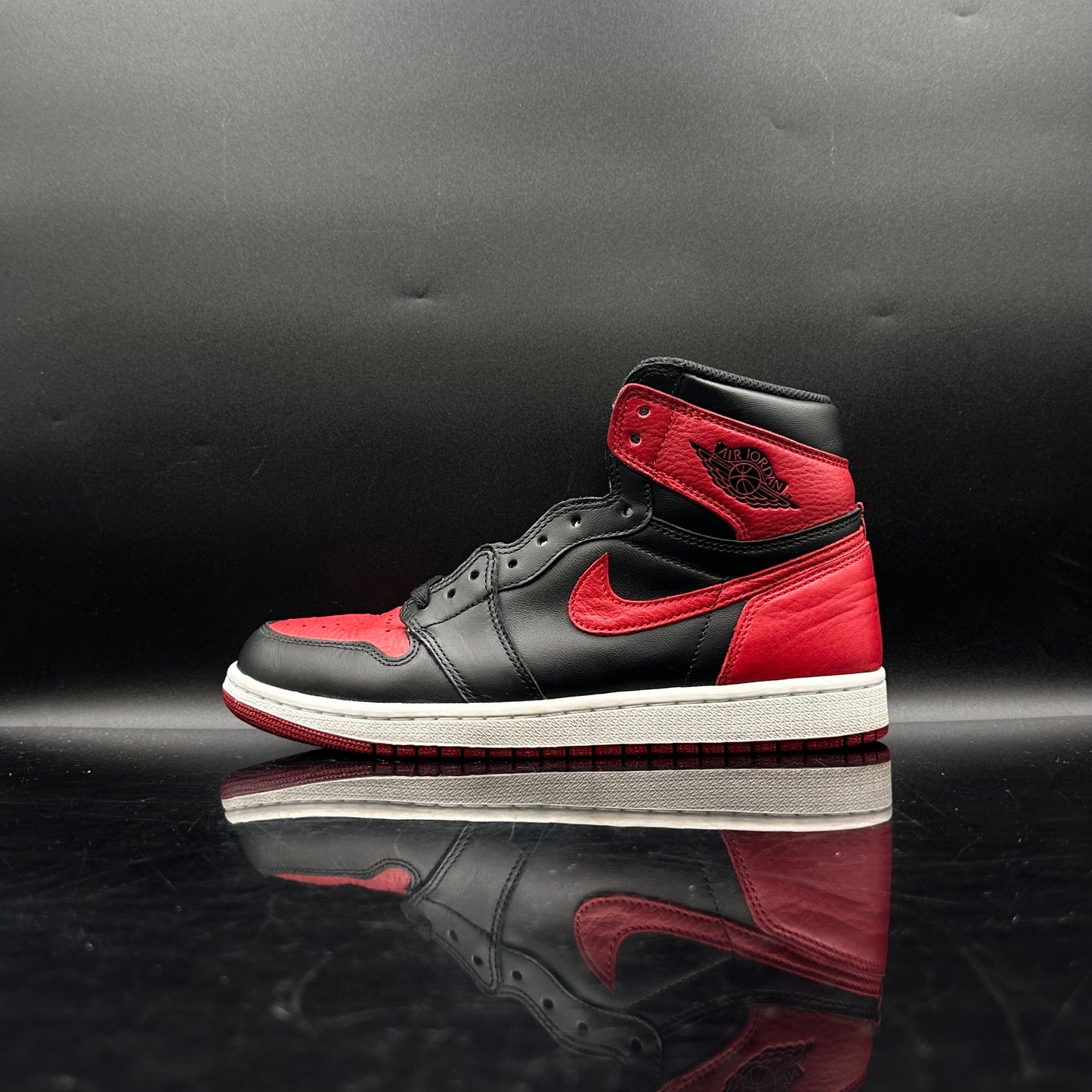 PRE-OWNED Jordan 1 Banned SZ 8