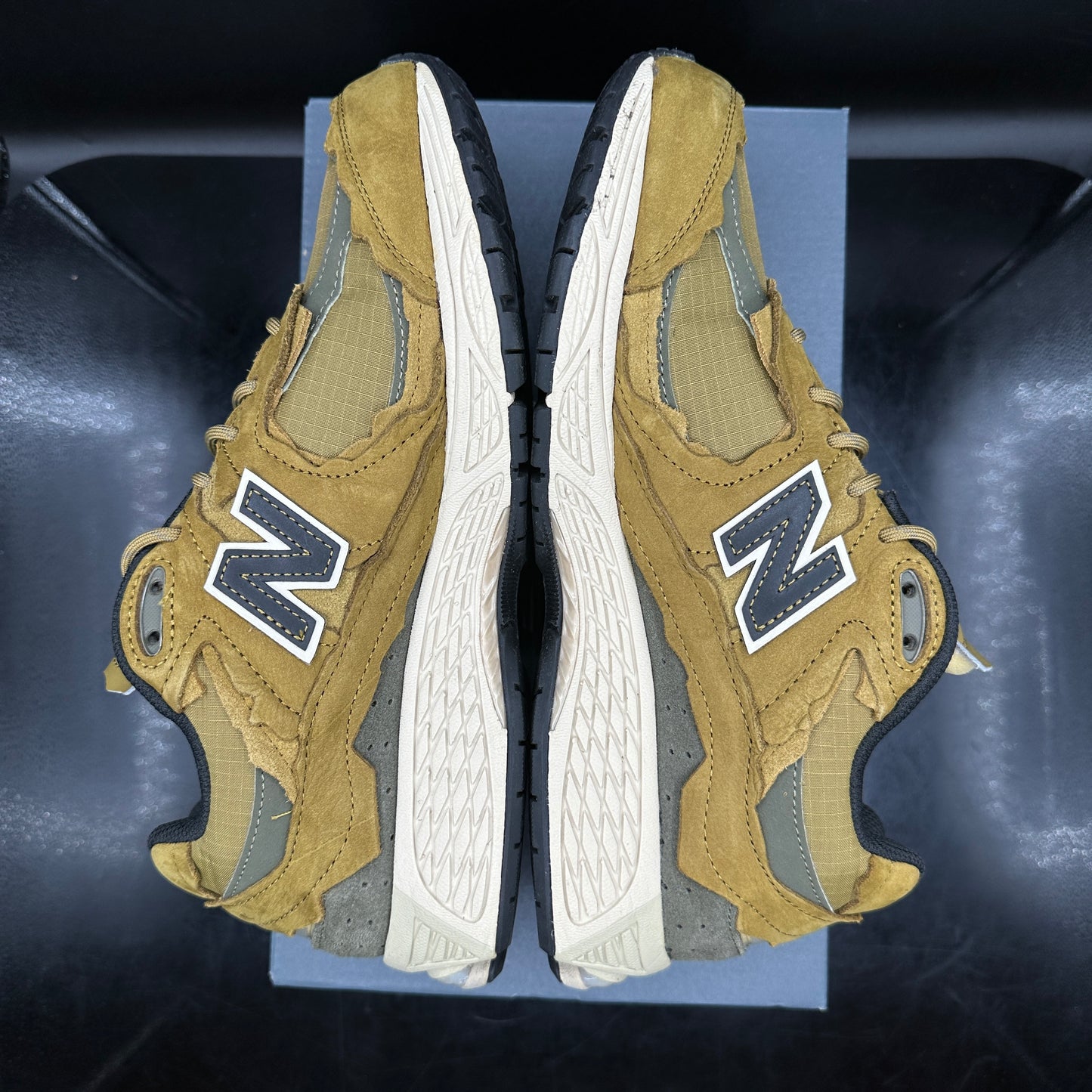 (PRE-OWNED) New Balance 2002R Protection Pack Desert SZ 9