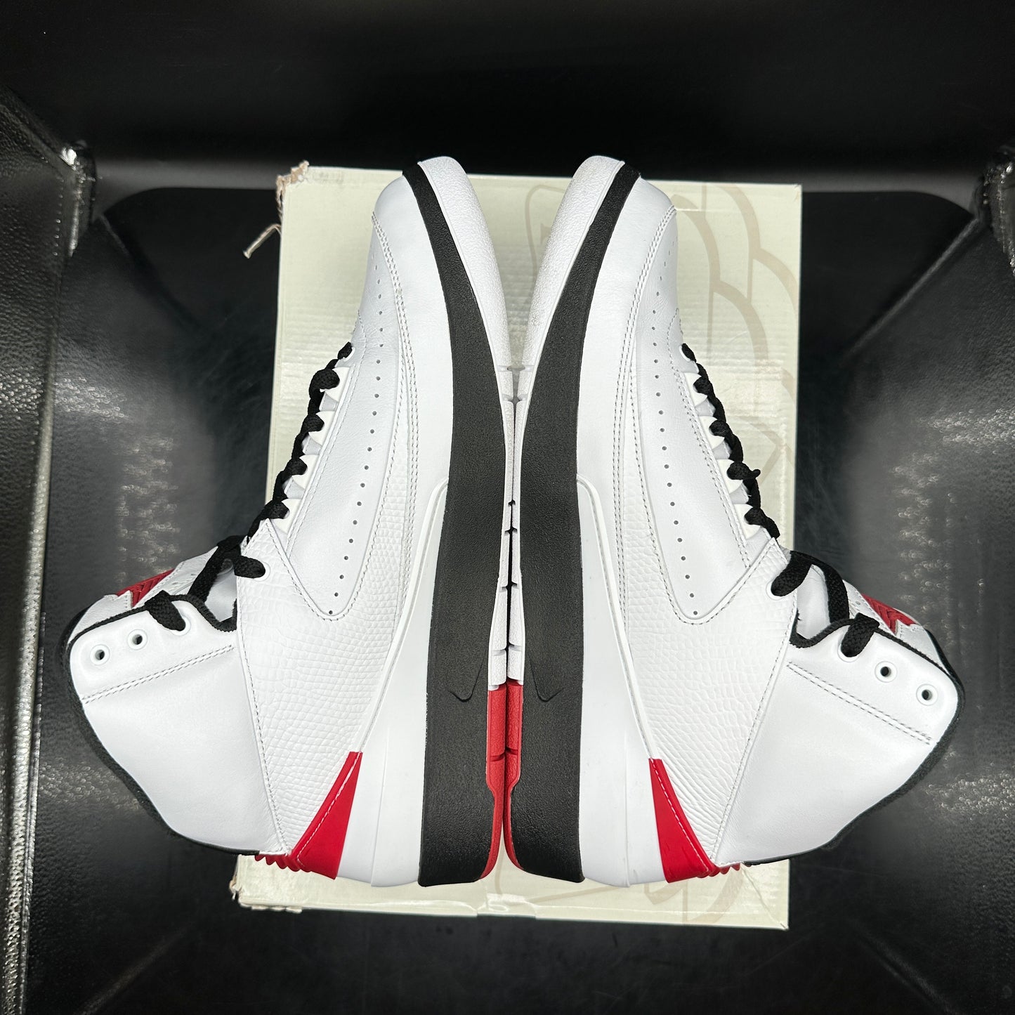 (PRE-OWNED) Jordan 2 Chicago OG SZ 10