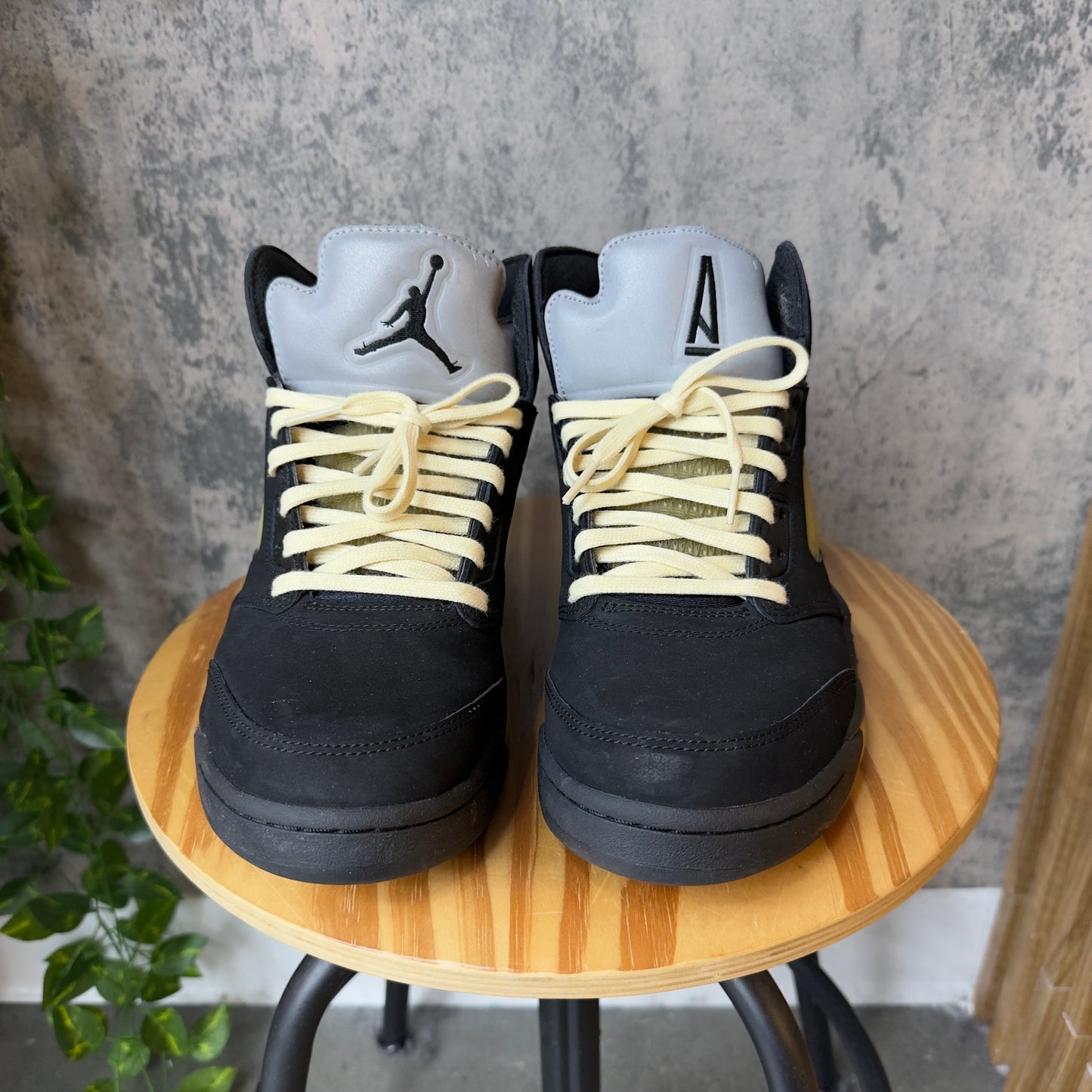 (PRE-OWNED) Jordan 5 AMA Black SZ 10