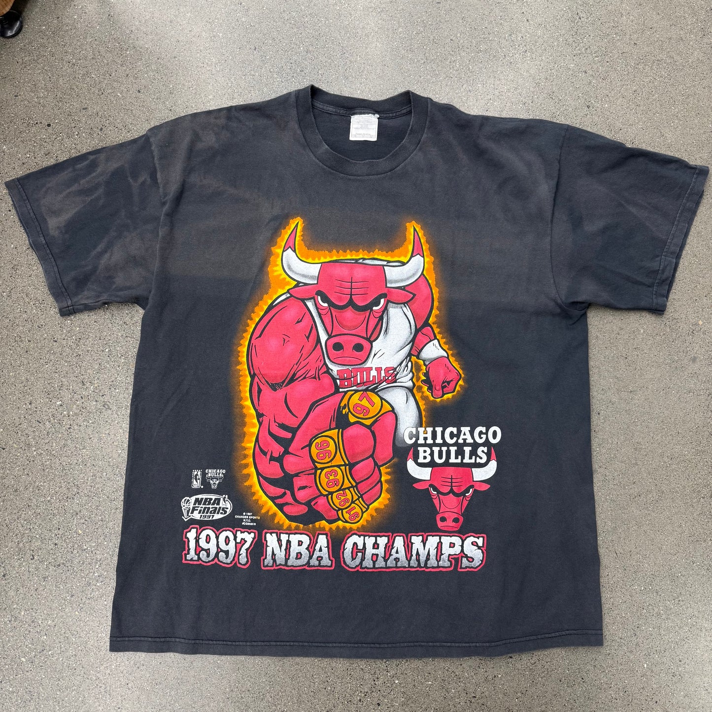 1997 NBA Champs Chicago Bulls Tee W/ Mascot SZ XXL