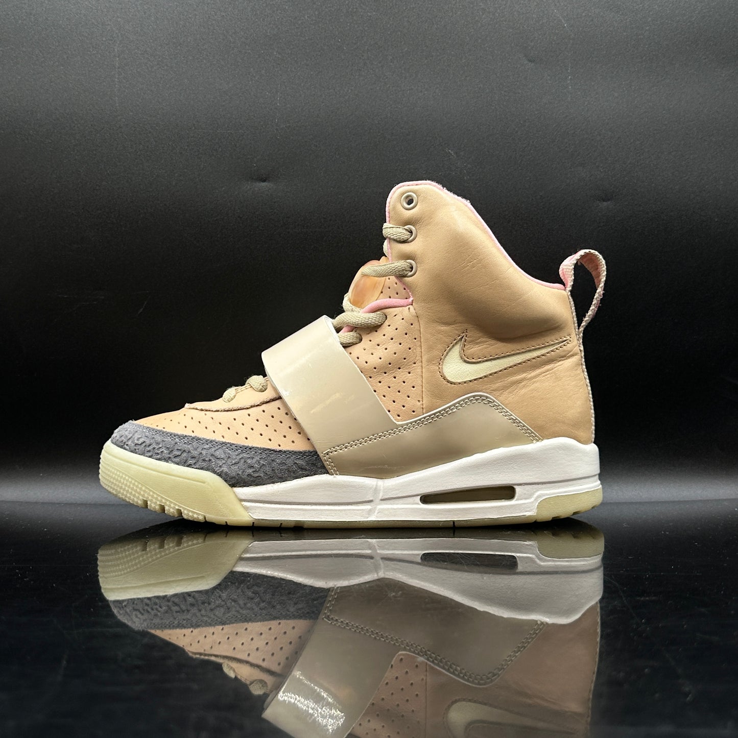 *(PRE-OWNED) Nike Air Yeezy 1 Net Tan SZ 8