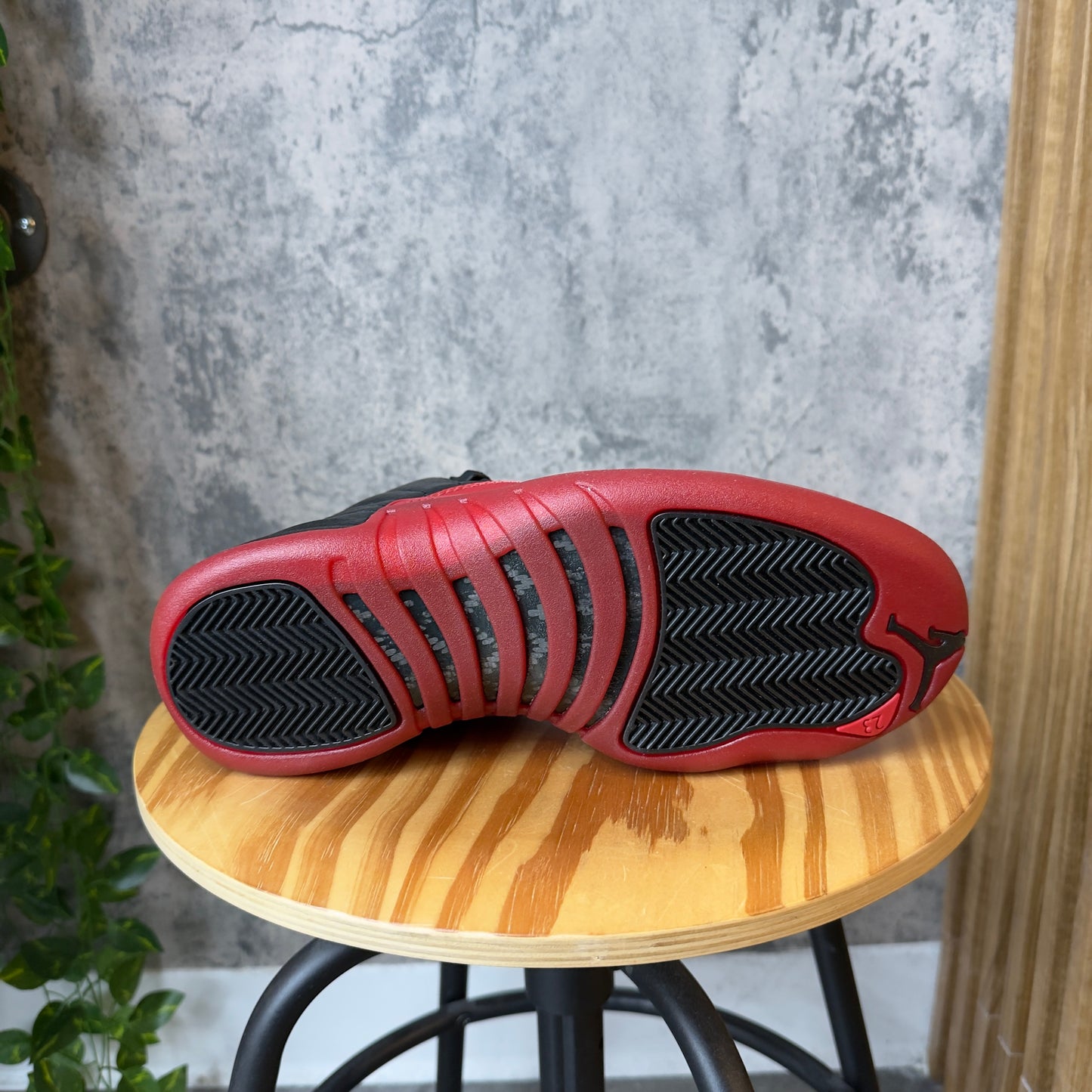 Jordan 12 Flu Game SZ 8 (DS)