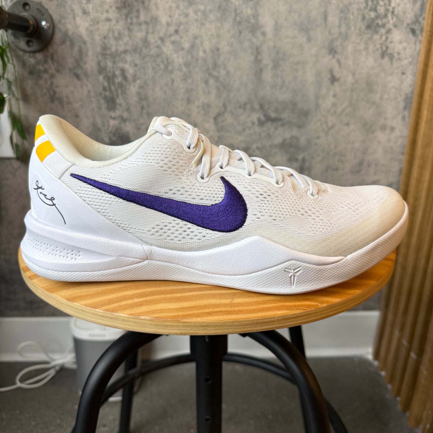 Kobe 8 Home Laker White SZ 9 (DS)