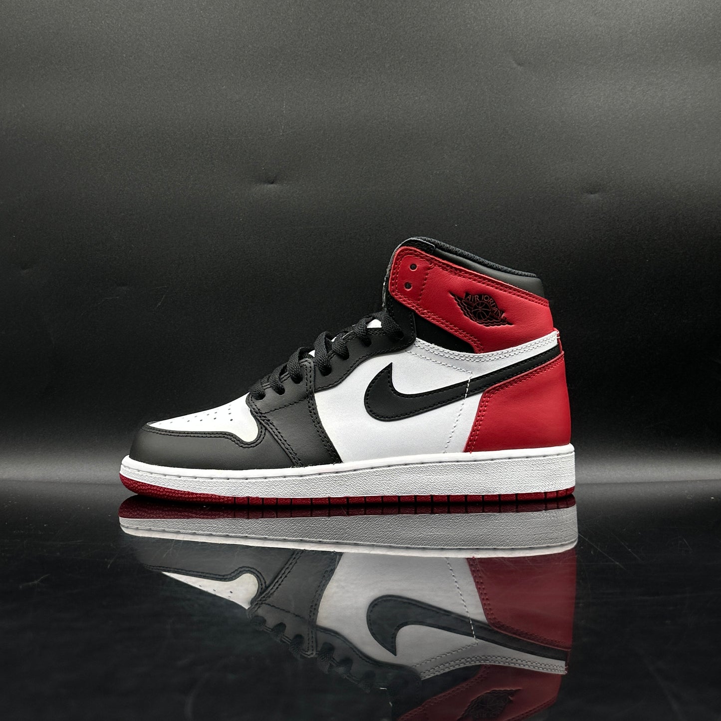 Jordan 1 Black Toe SZ 7Y (DS)