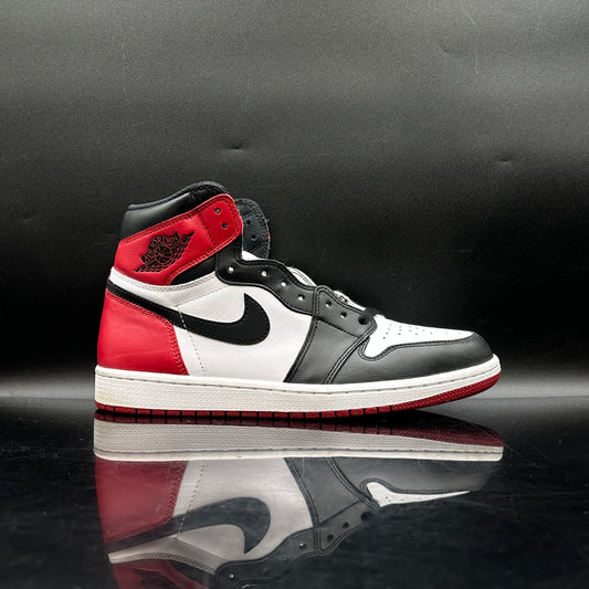 PRE-OWNED Jordan 1 Black Toe SZ 10