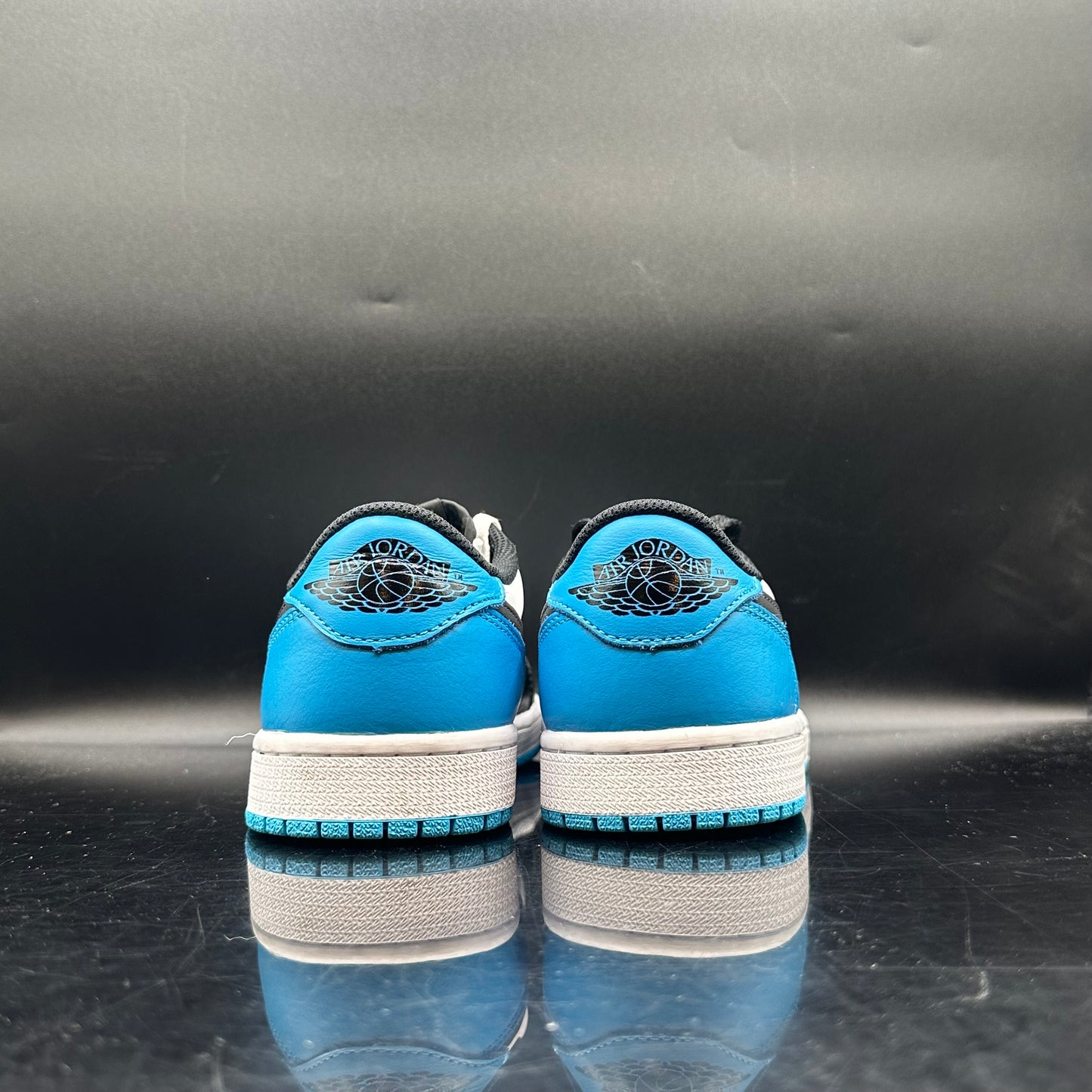 (PRE-OWNED) Jordan 1 Low Powder Blue SZ 7.5