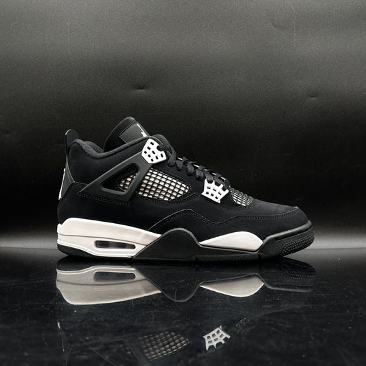 Jordan 4 White Thunder SZ 9 (DS)