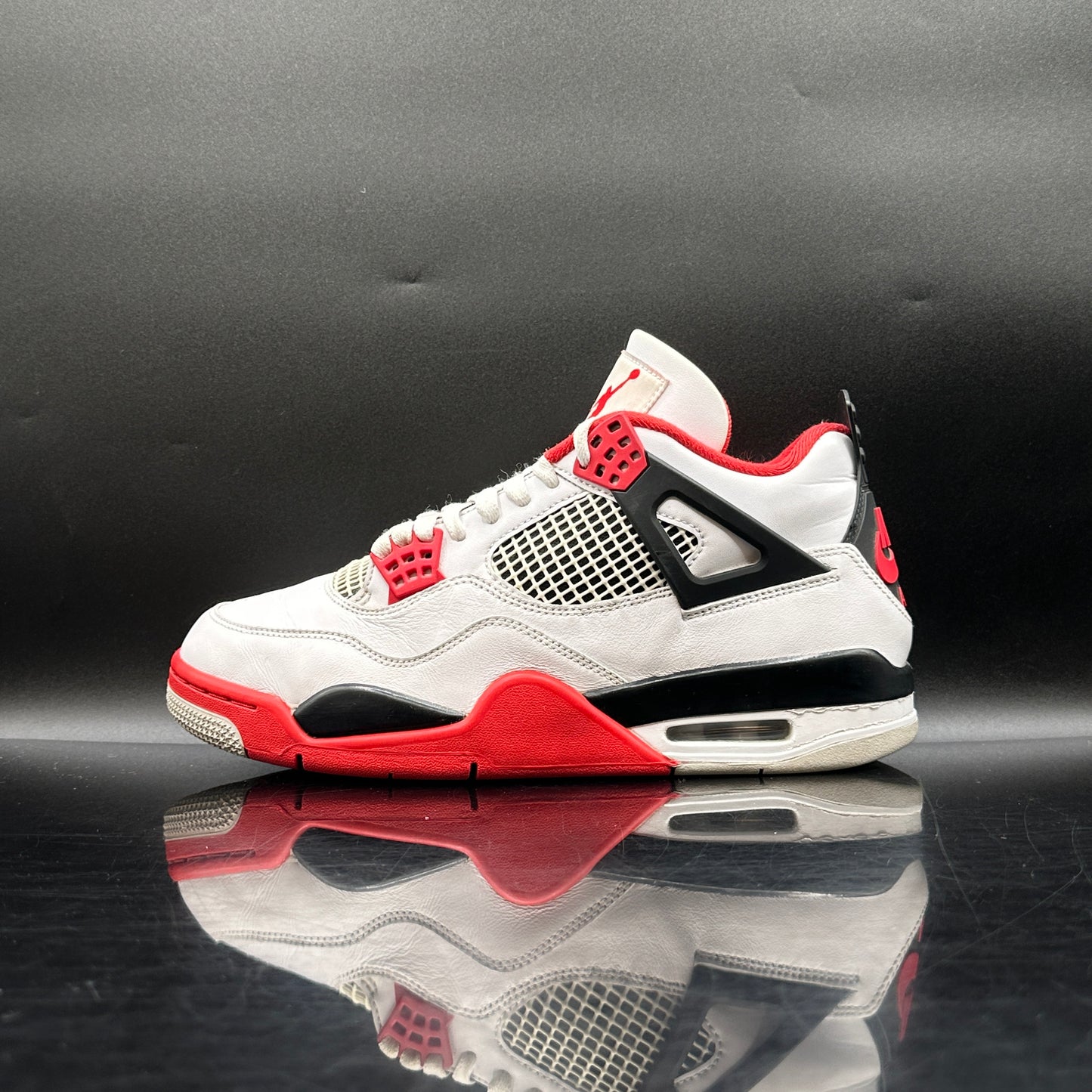 (PRE-OWNED) Jordan 4 Fire Red SZ 9