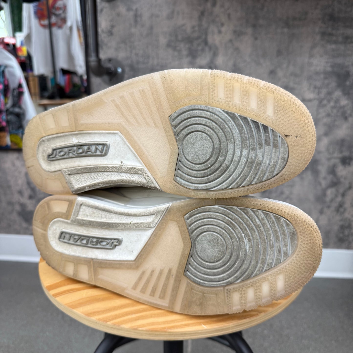 PRE-OWNED Jordan 3 Ivory Craft SZ 10.5