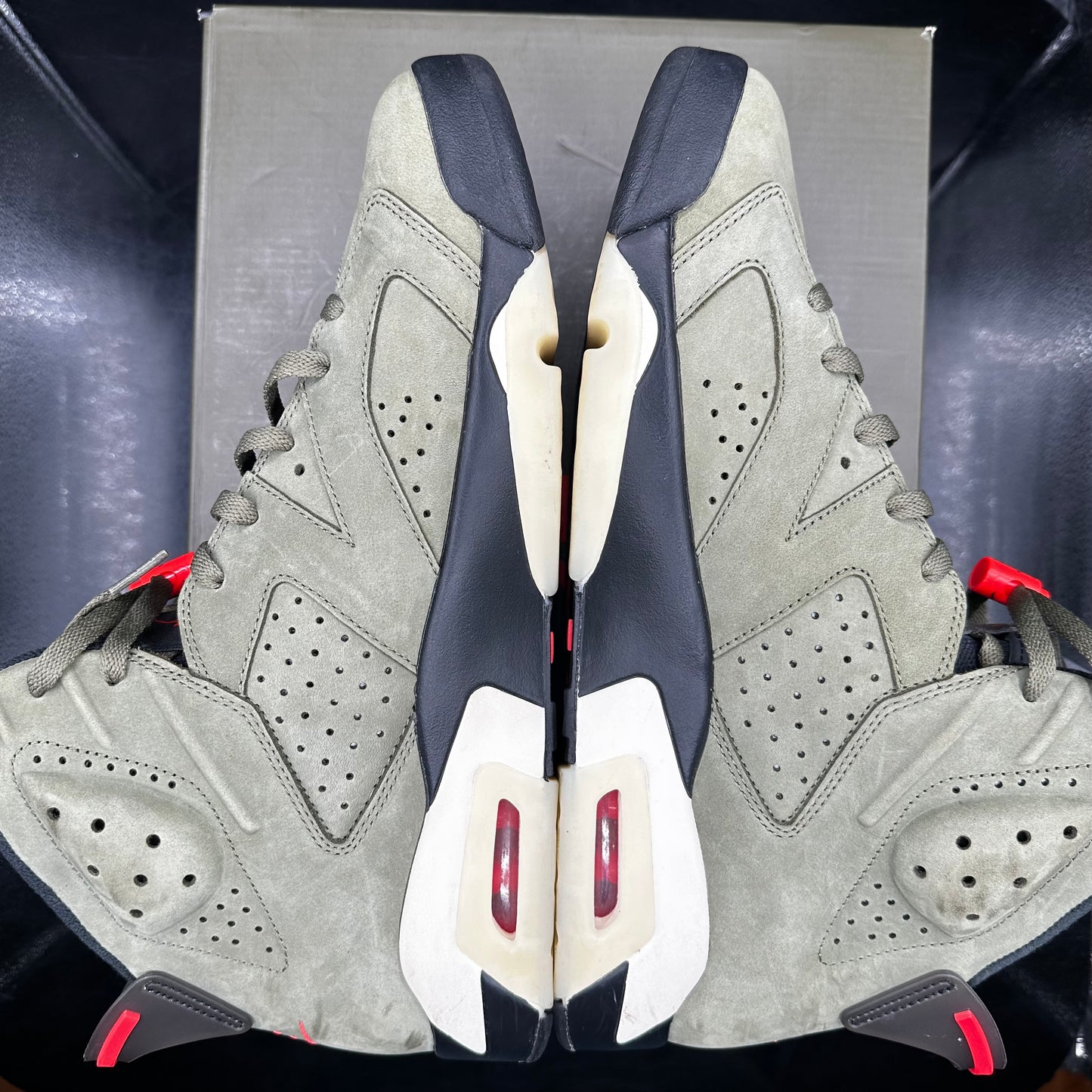 (PRE-OWNED) Jordan 6 Travis Scott Olive SZ 13