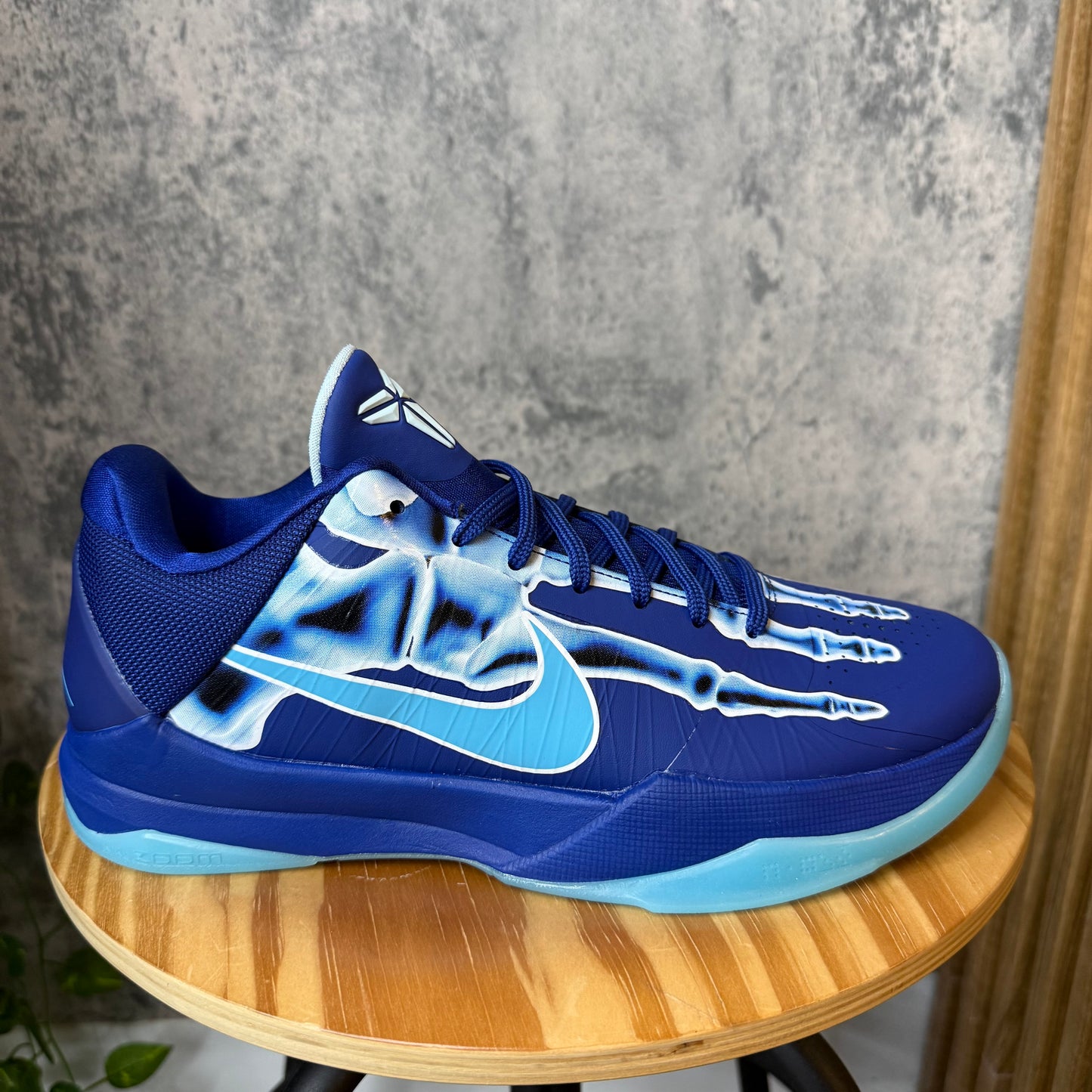Kobe 6 X-Rays SZ 8.5 DS