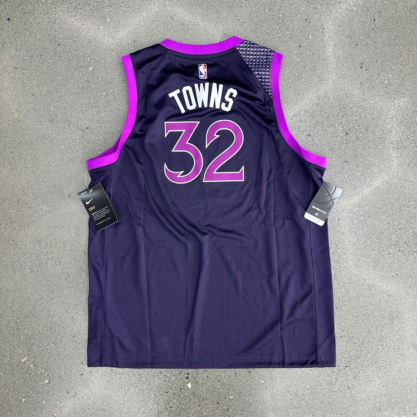 Wolves Karl Anthony Towns Purple Reign Jersey Youth SZ XL (NEW)