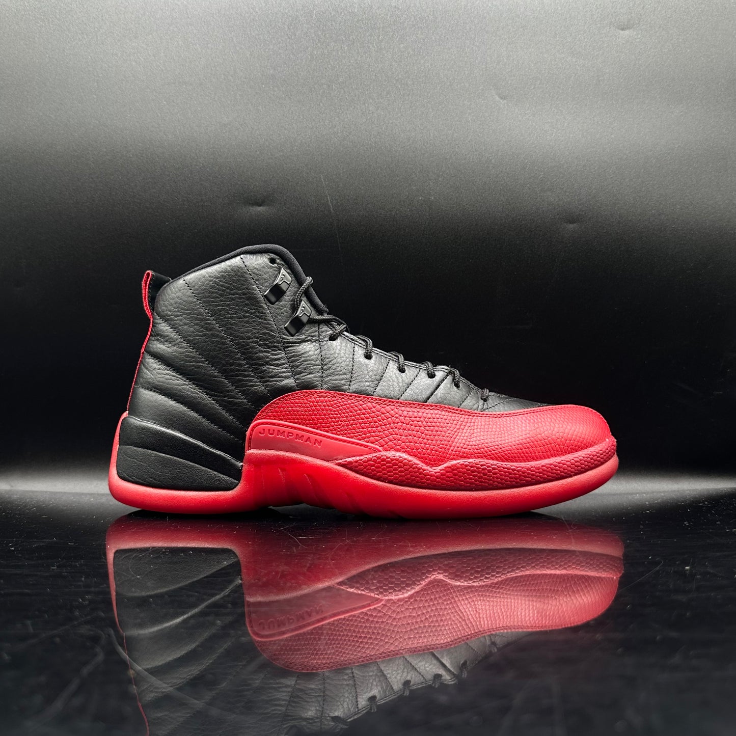 PRE-OWNED Jordan 12 Flu Game SZ 11