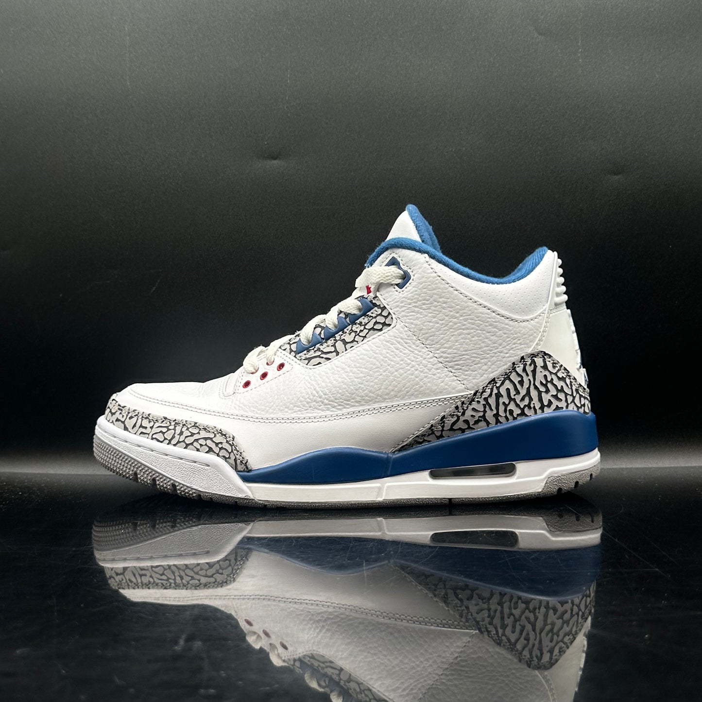 PRE-OWNED Jordan 3 True Blue SZ 9