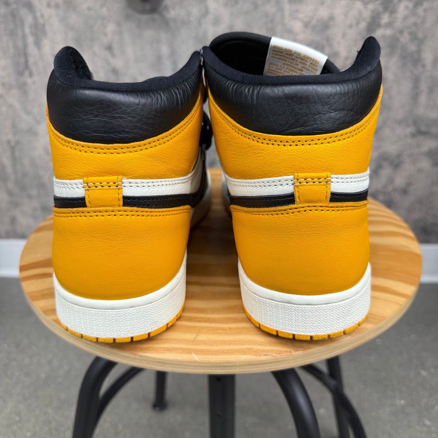 PRE-OWNED Jordan 1 Taxi SZ 10.5