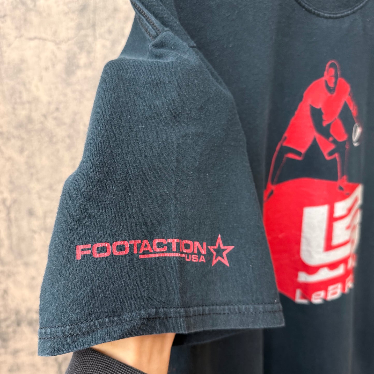 2004 Lebron James Zoom Generation Footaction Promo Tee SZ XL