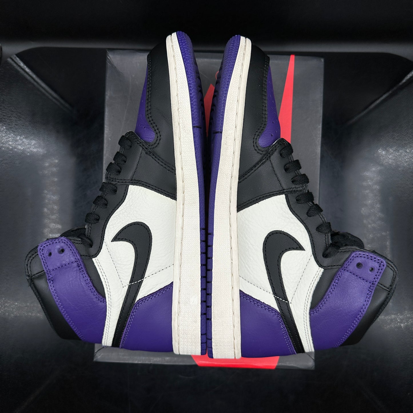 (PRE-OWNED) Jordan 1 Court Purple 1.0 SZ 8.5