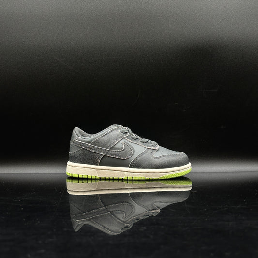 Nike Dunk Low Ghost Green SZ 9C (DS)