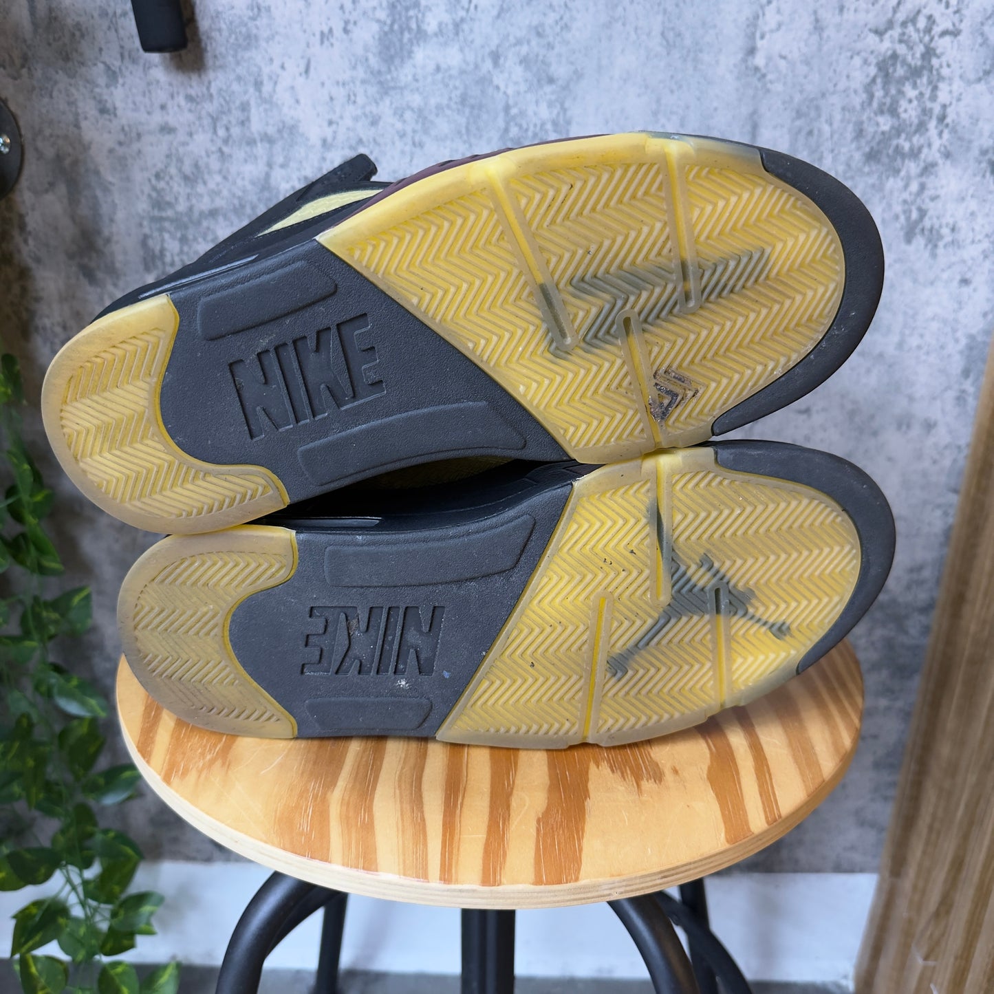 (PRE-OWNED) Jordan 5 AMA Black SZ 10