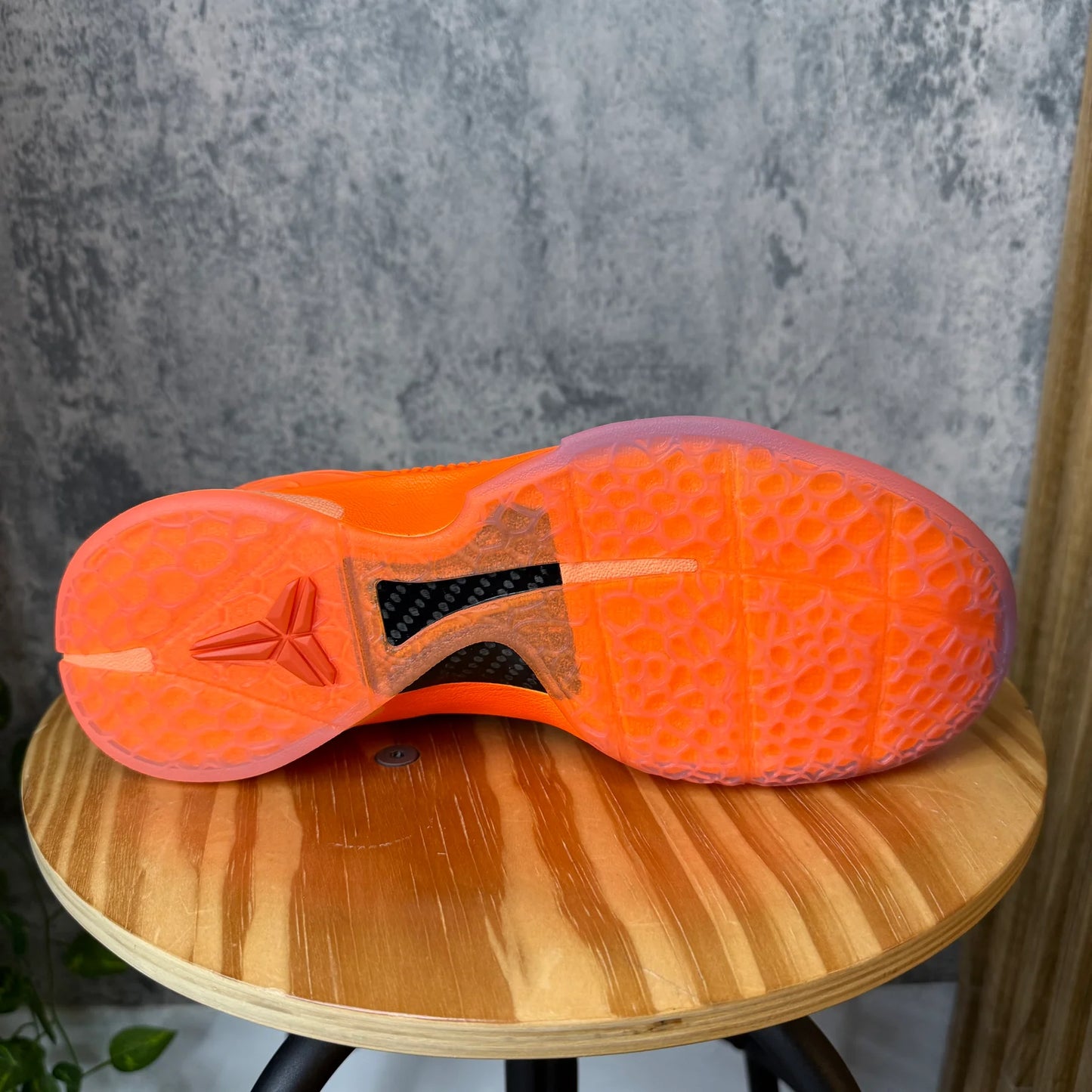 Kobe 6 Protro Total Orange SZ 8.5 (DS)