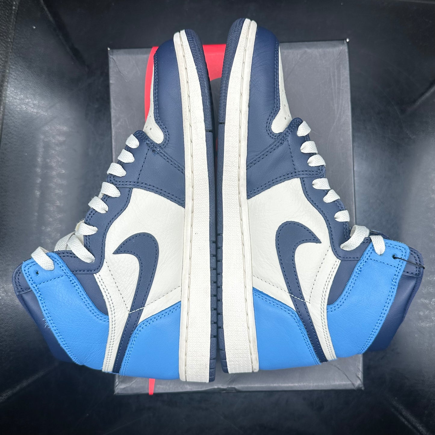 PRE-OWNED Jordan 1 High Obsidian UNC SZ 8.5