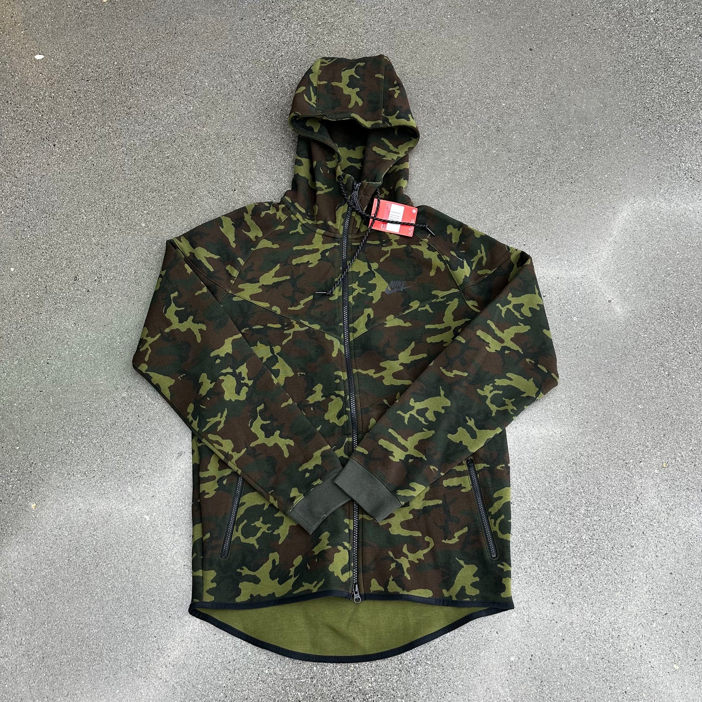 Nike Camo Tech Fleece Zip-Up SZ L (NEW)