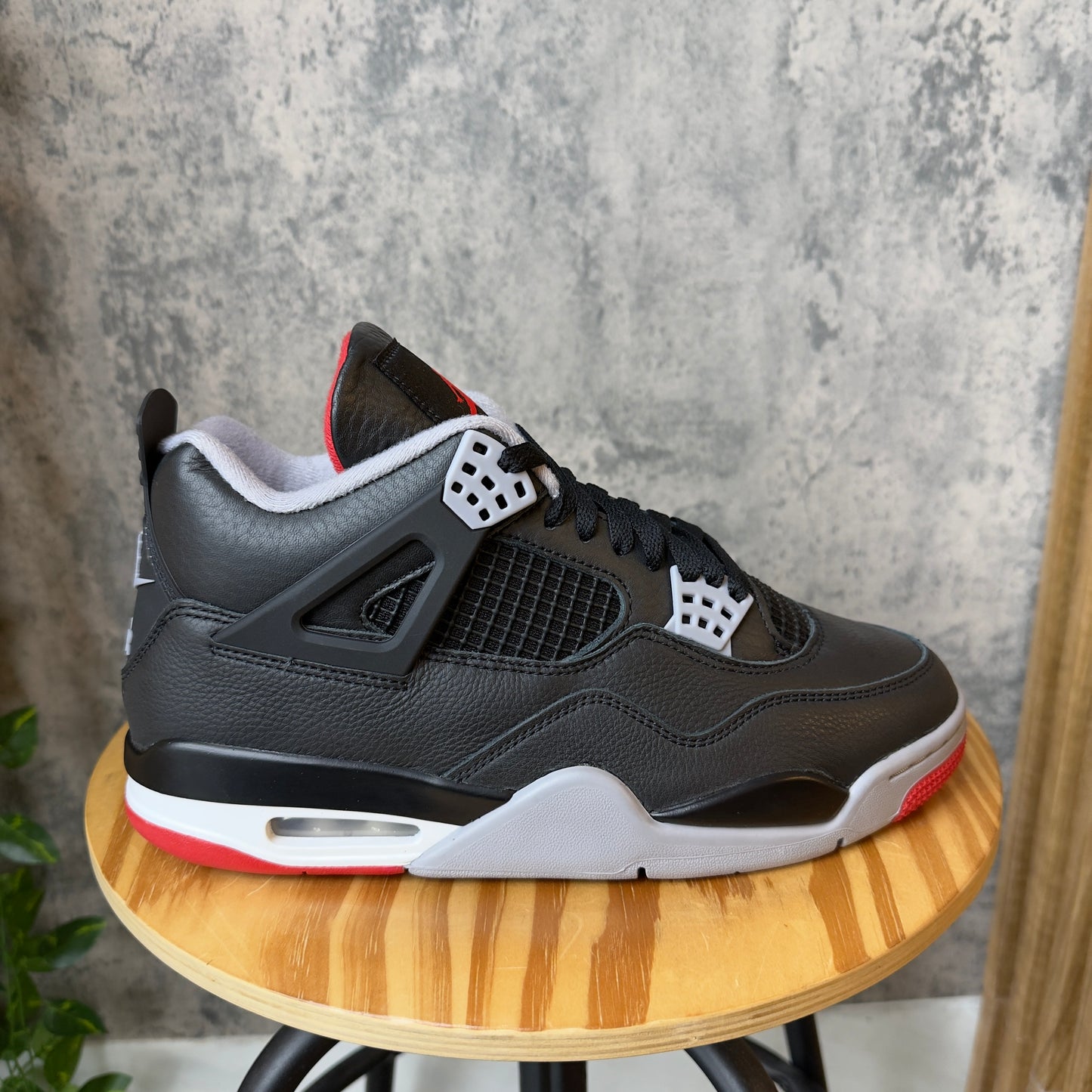 Jordan 4 Bred Reimagined SZ 8.5 (NEW)