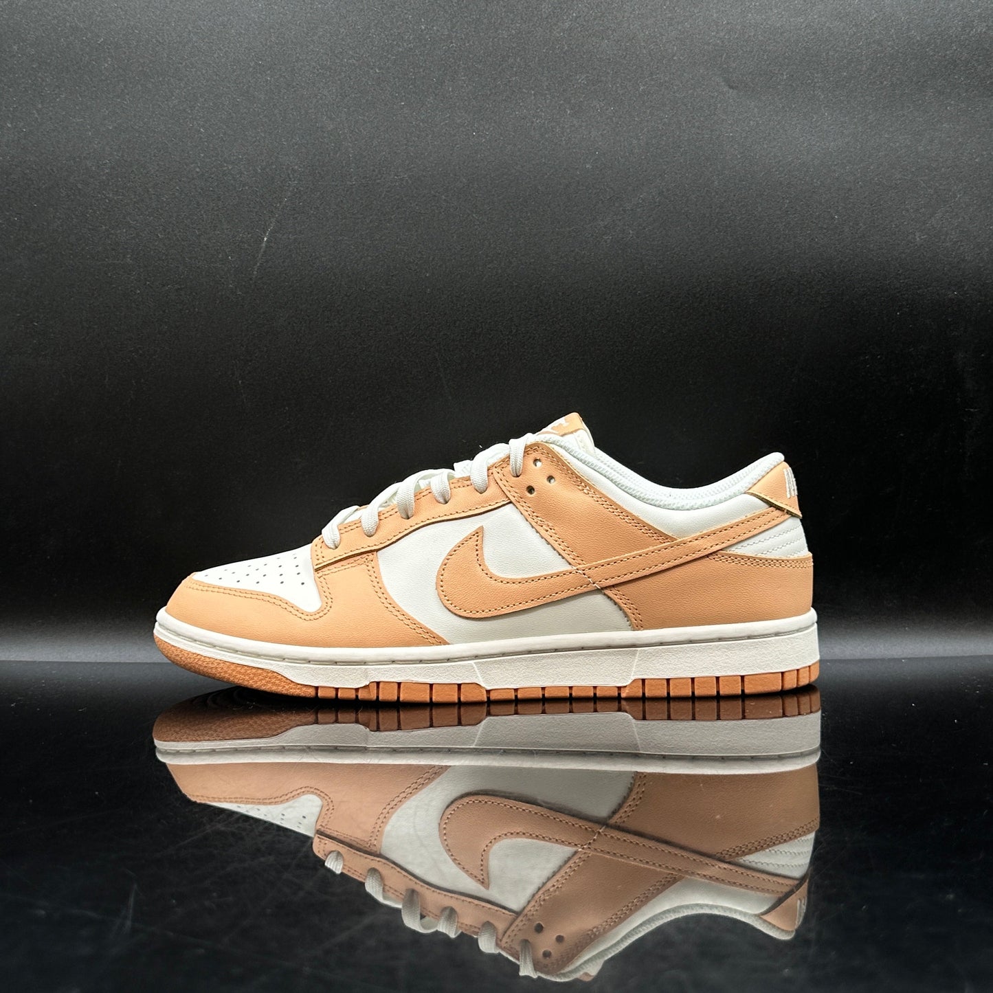 Nike Dunk Low Harvest Moon SZ 7M (DS)