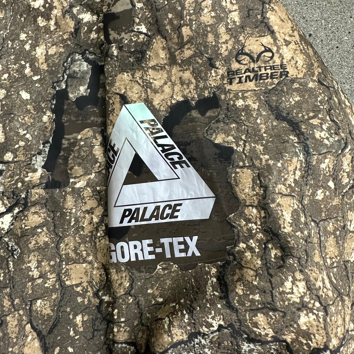 Palace x Real Tree x Gore-Tex Timber Jacket SZ L (NEW)