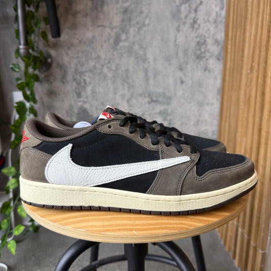 PRE-OWNED Travis Scott Mocha 1 Low OG SZ 11