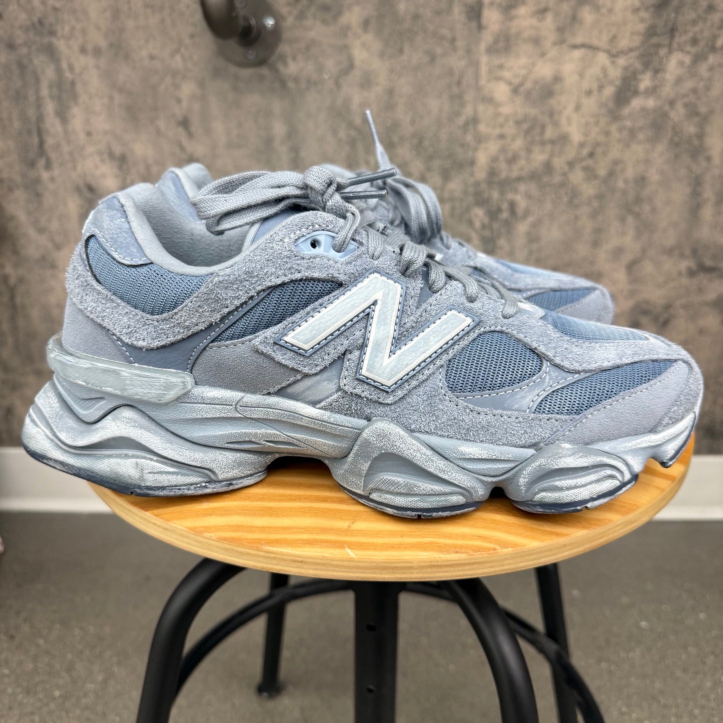 PRE-OWNED New Balance 9060 Vintage Indigo SZ 8.5