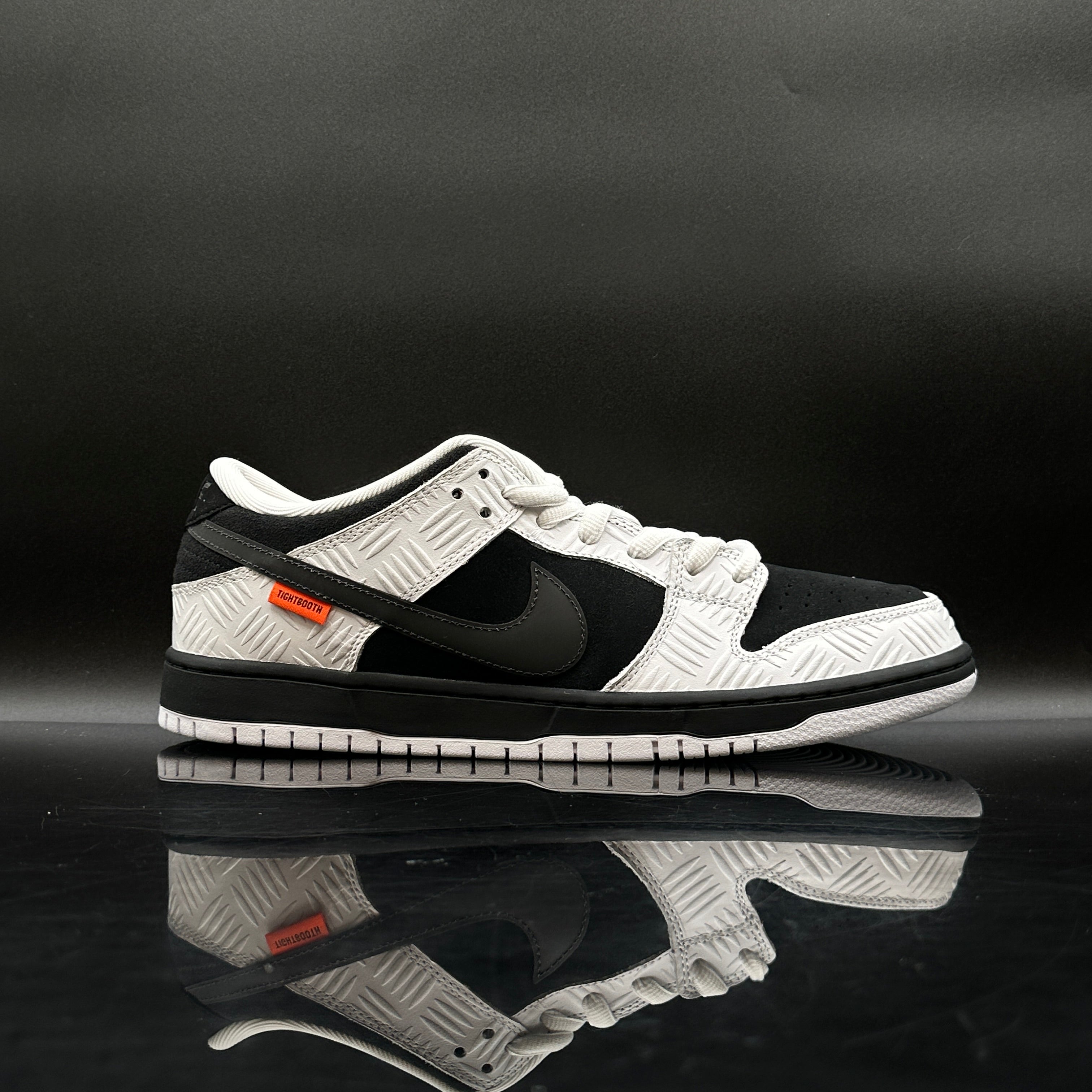 Nike SB Dunk Low Tightbooth (Multiple Sizes) (DS) – TRIBUTE.SEA