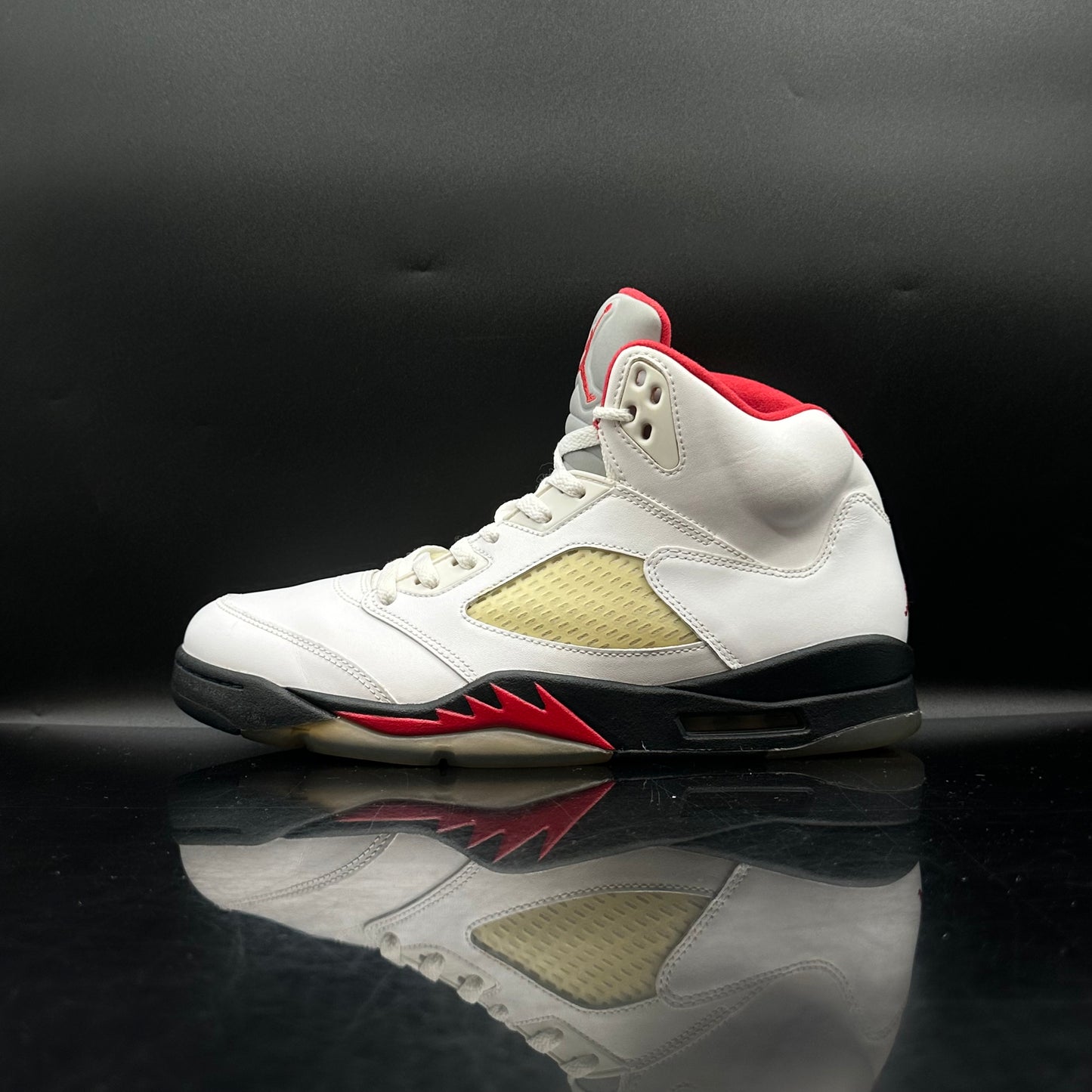 *(PRE-OWNED) Jordan 5 Fire Red (2012) SZ 10