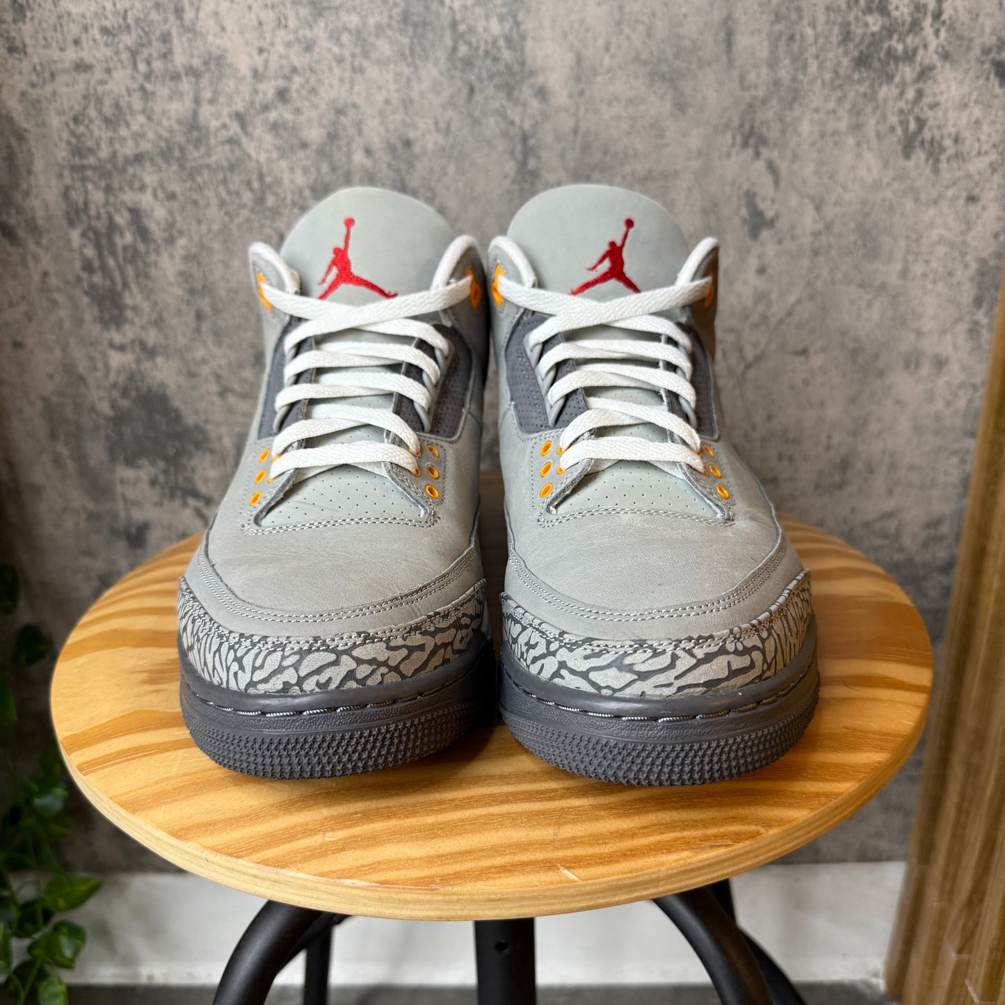 PRE-OWNED Jordan 3 Cool Grey SZ 11.5
