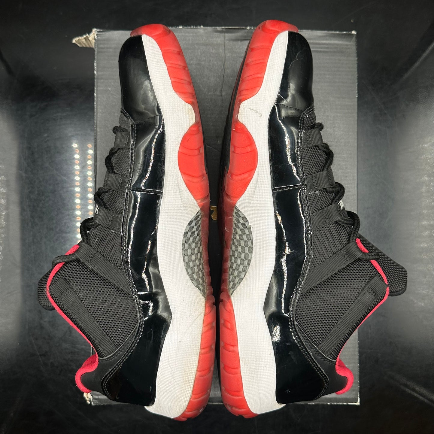 PRE-OWNED Jordan 11 Low Bred SZ 11