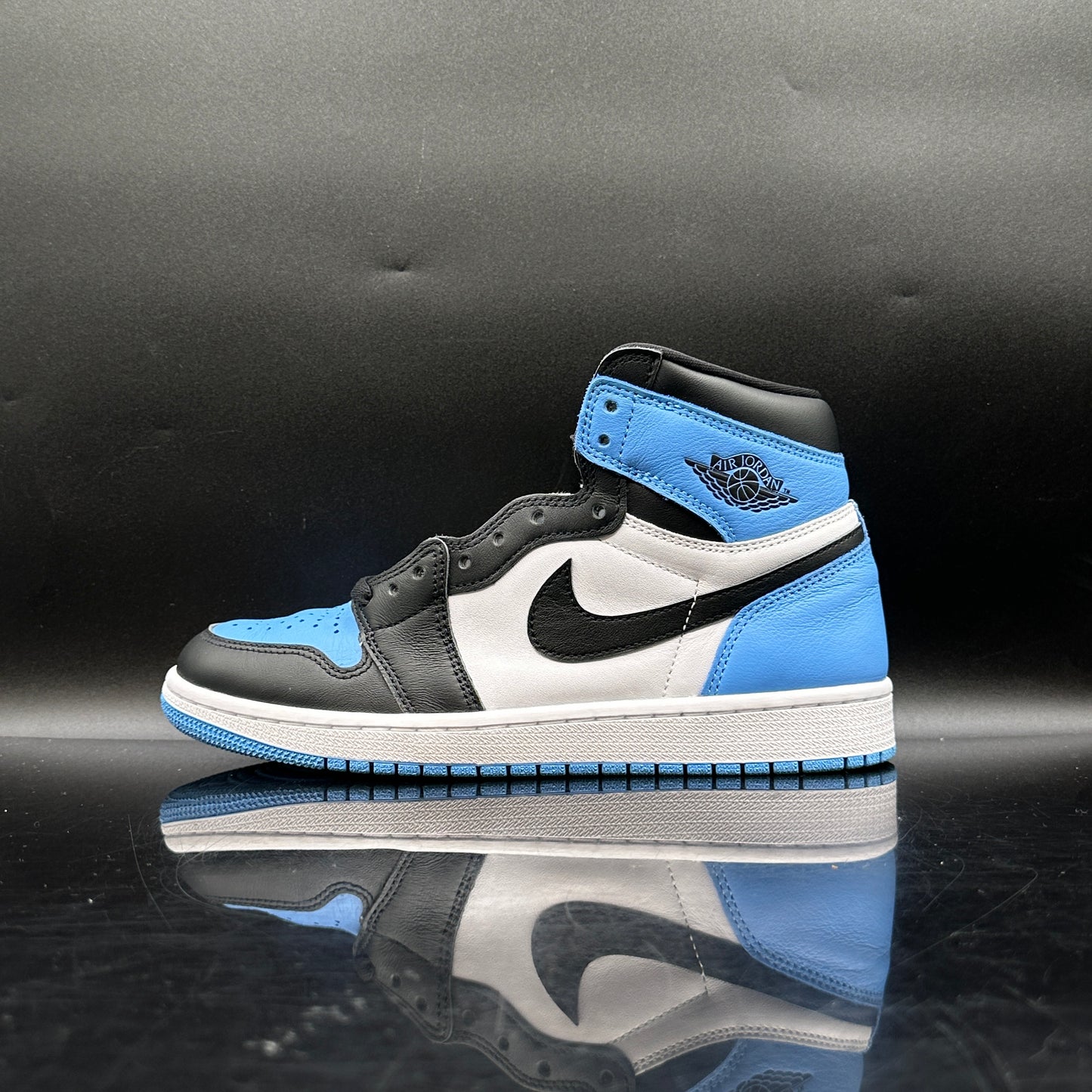 PRE-OWNED Jordan 1 UNC Toe SZ 8.5