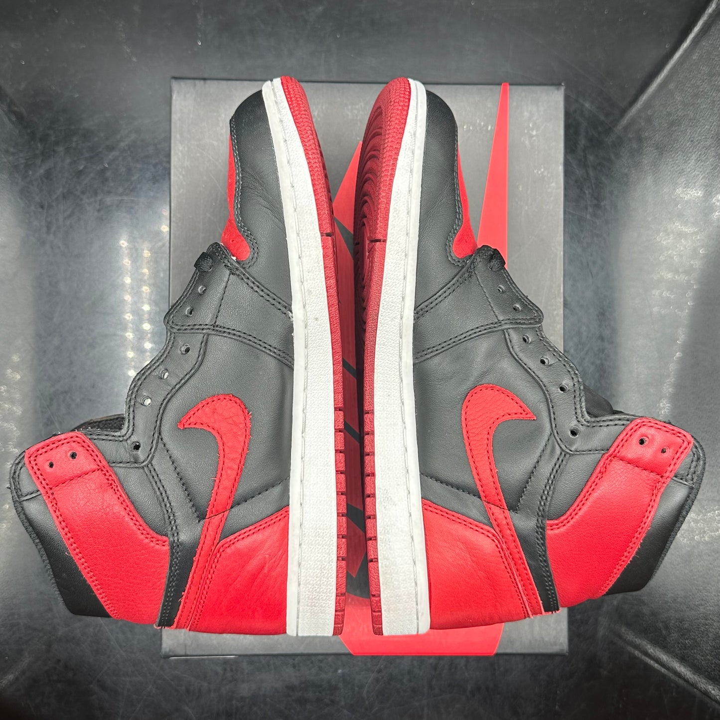 PRE-OWNED Jordan 1 Banned SZ 8