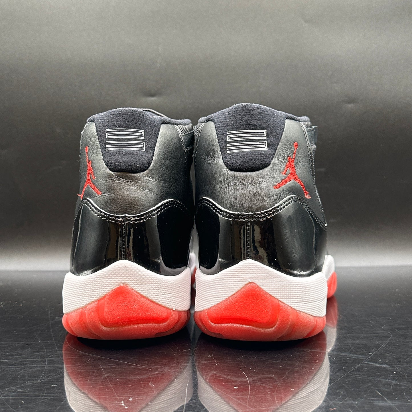 (PRE-OWNED) Jordan 11 Bred SZ 9.5