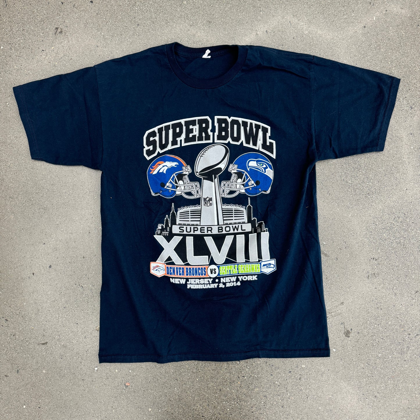 Seattle VS Broncos SuperBowl Tee Navy SZ L