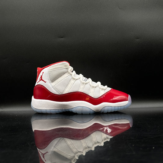 Jordan 11 Cherry SZ 5.5Y (DS)