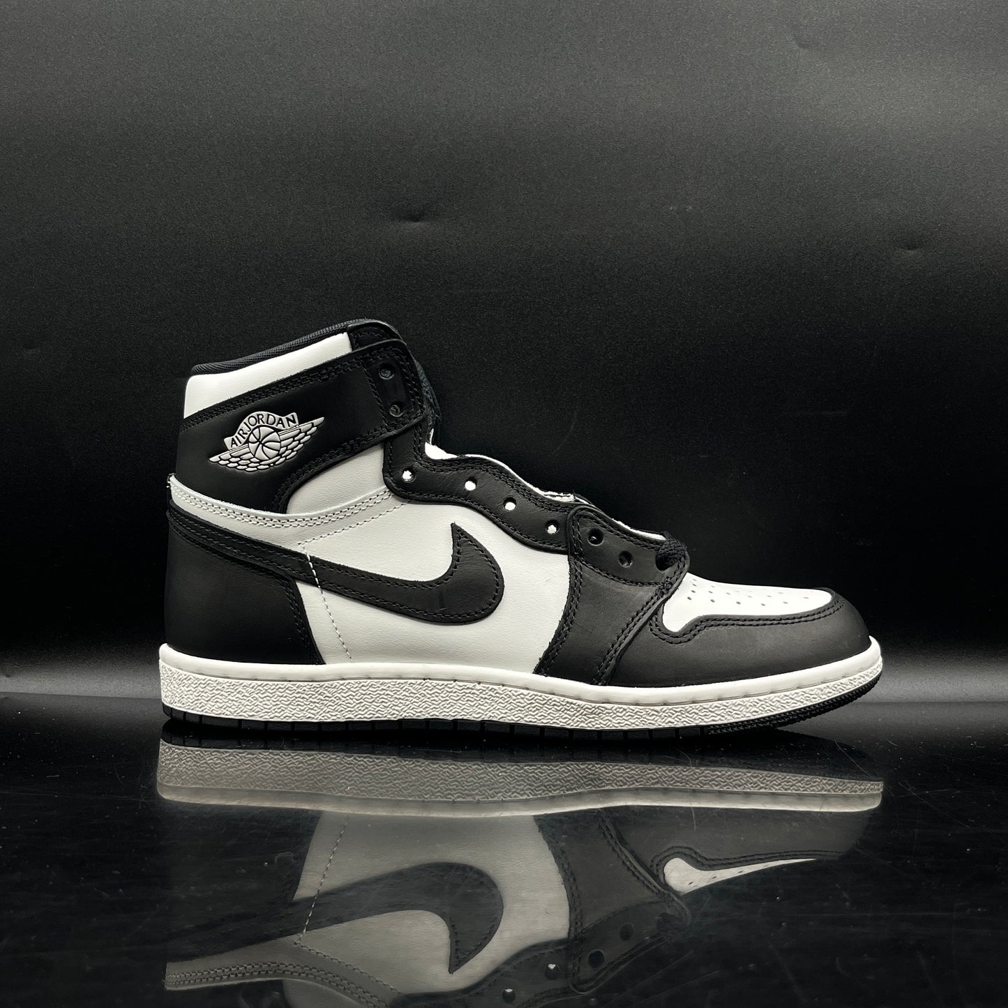 Jordan 1 Black and White 85’ SZ 8.5 (DS)