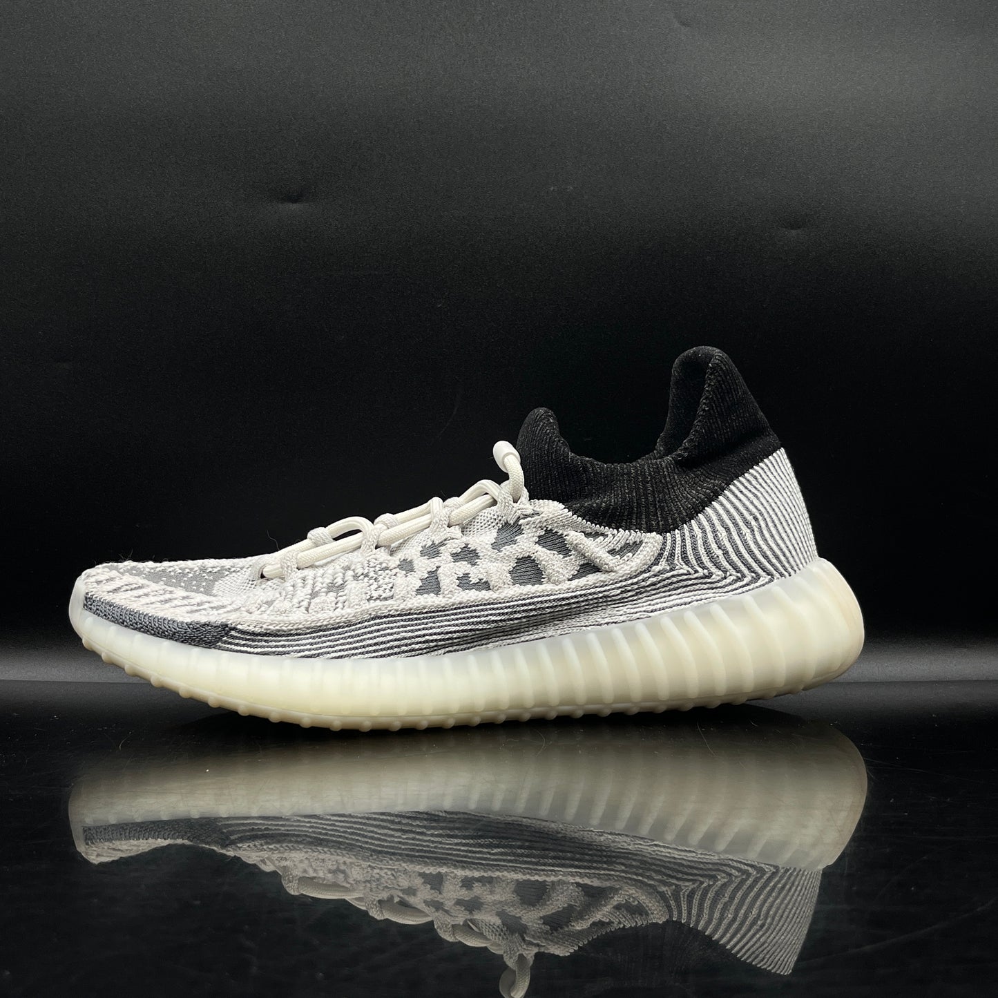 PRE-OWNED Yeezy 350v2 CMPCT SZ 10.5