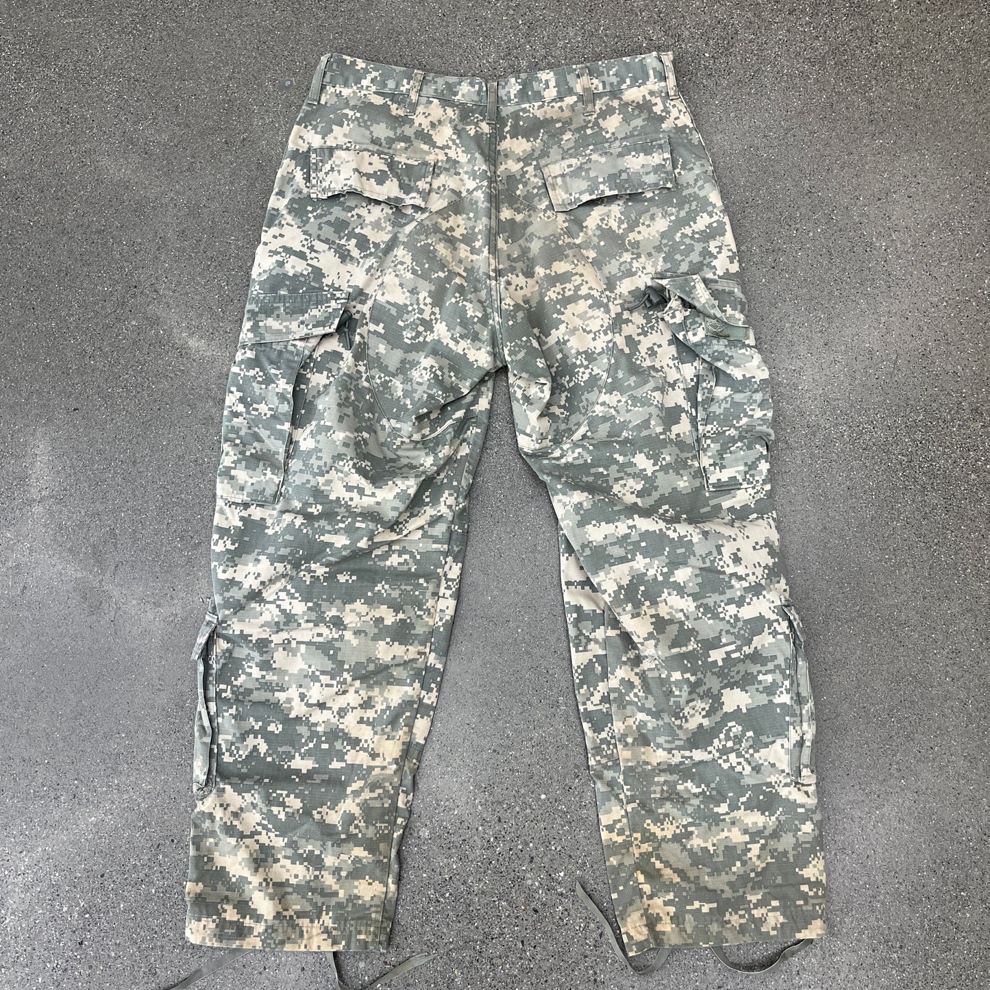 Army Digital Camo Cargo Pants SZ 30x30