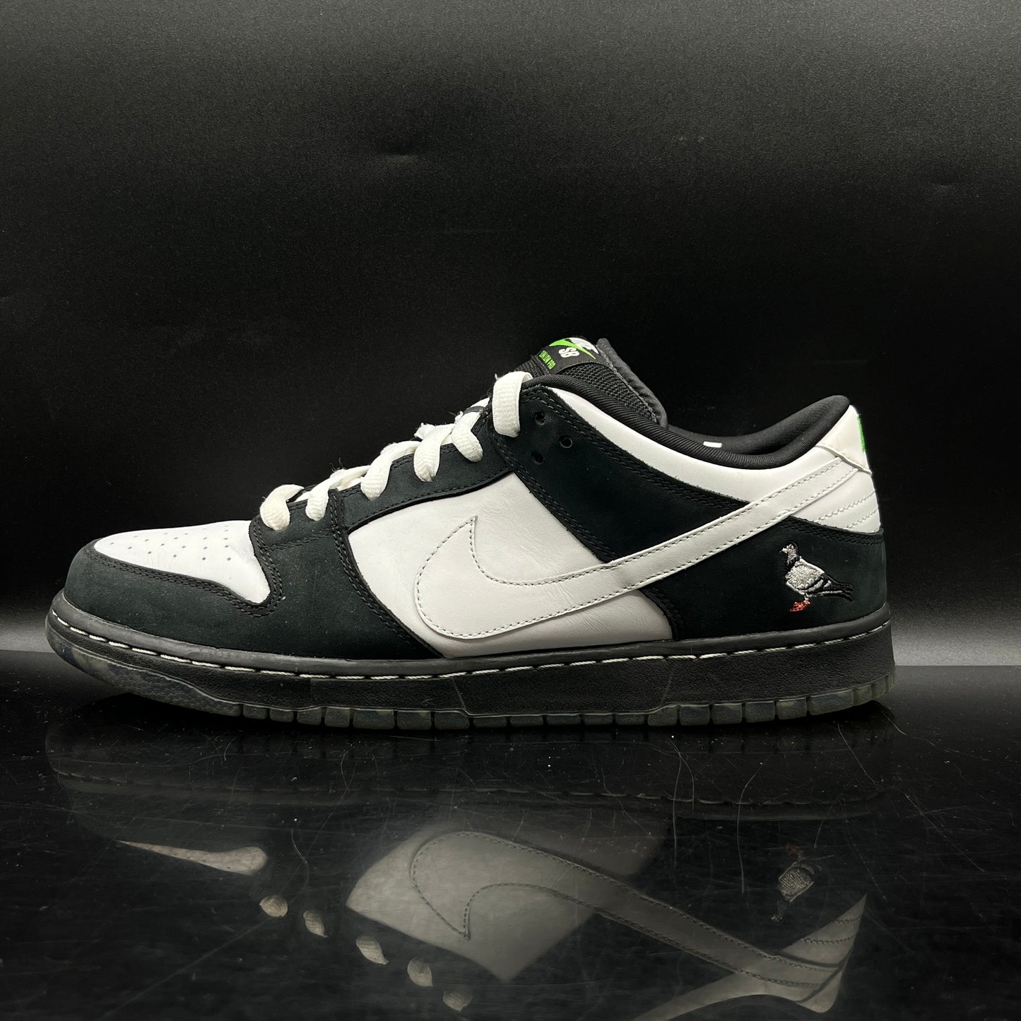 (PRE-OWNED) Nike SB Staple Panda Pigeon SZ 12