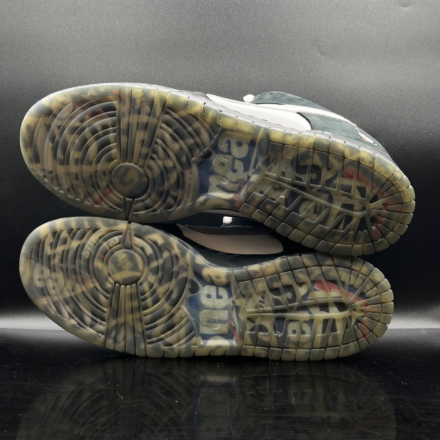 (PRE-OWNED) Nike SB Staple Panda Pigeon SZ 12