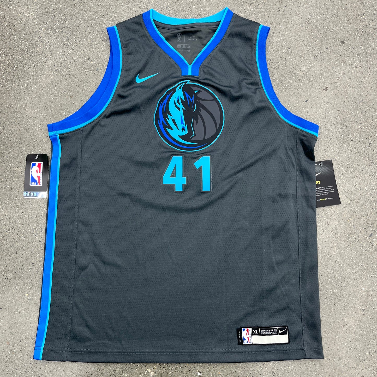 Dirk Nowitzki Dallas Mavericks Jersey SZ XL (Y)